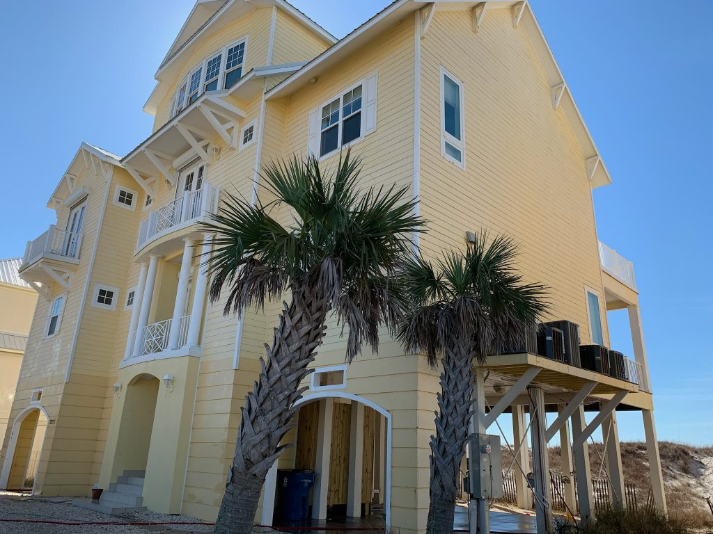 Gulf Pro Wash cleaning a three story house in Gulf Shores