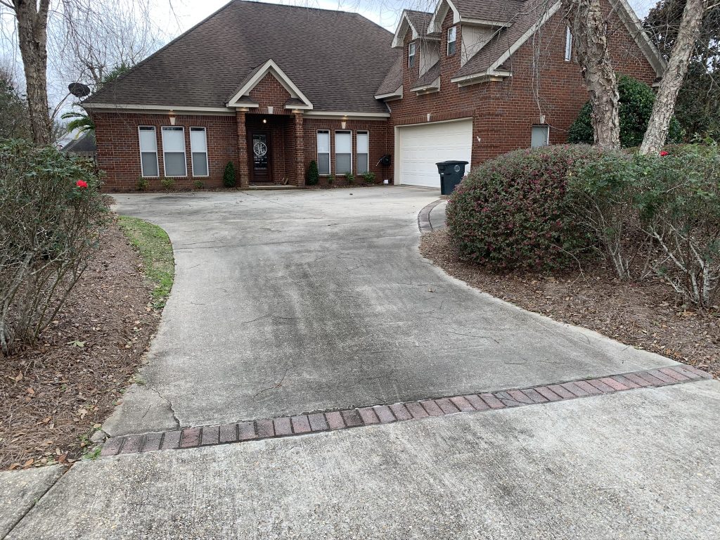 Dirty Driveway in Gulf Shores