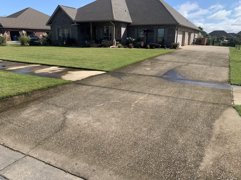 Dirty driveway in Gulf Shores